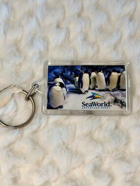 Vintage SeaWorld Adventure Parks Penguin Keychain